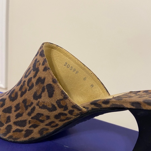 EUC Stuart Weitzman Suede Leopard Print Slides size 8 - Picture 8 of 10
